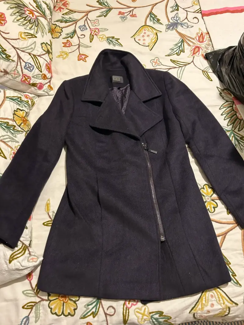 Abrigo  de mujer morado oscuro