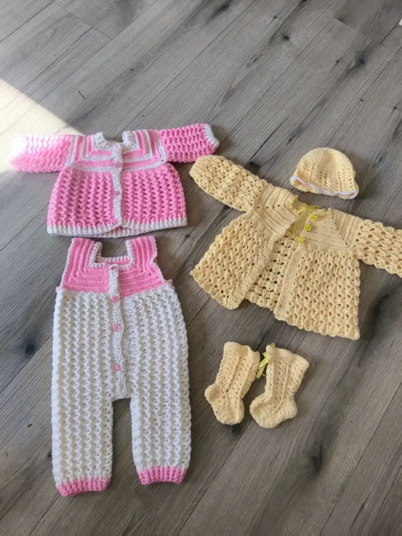 Set de ropa infantil variada - 4