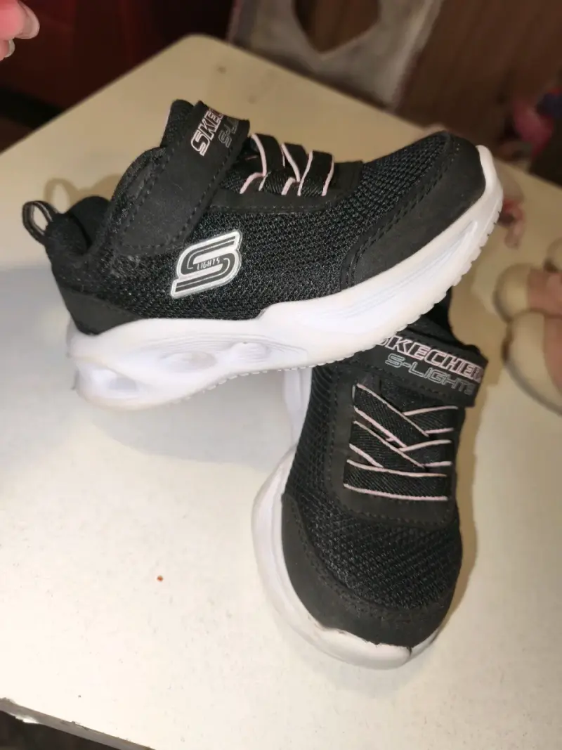 Lote de zapatillas y zapatos infantiles - 3