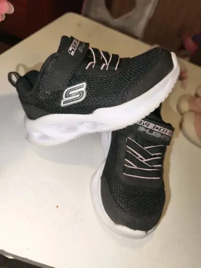 Lote de zapatillas y zapatos infantiles - miniatura 3