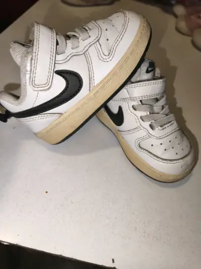 Lote de zapatillas y zapatos infantiles - miniatura 4