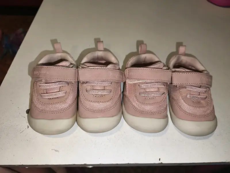 Lote de zapatillas y zapatos infantiles - 5