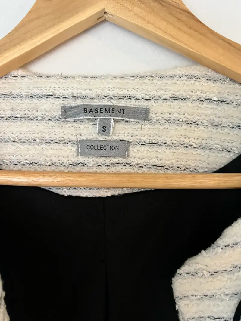 Chaqueta blanca a rayas - 2