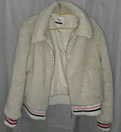 Todas las  chaquetas a 12000 - miniatura 4