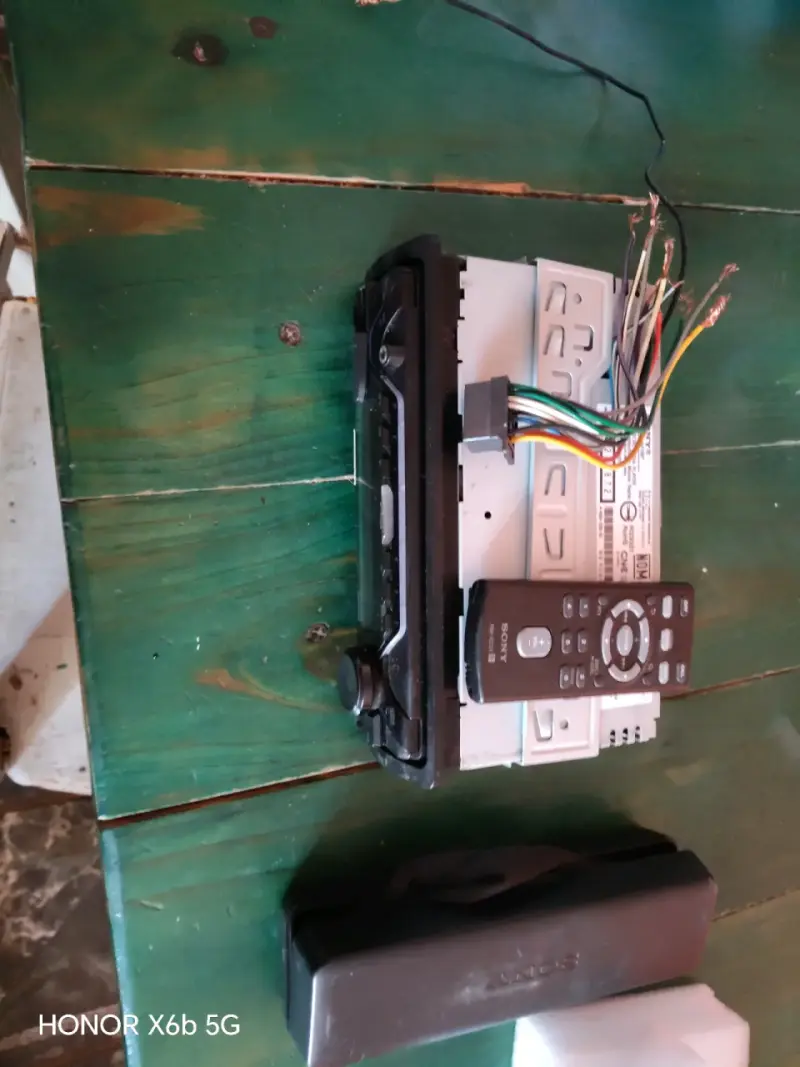 Estéreo Sony para auto con control - 2
