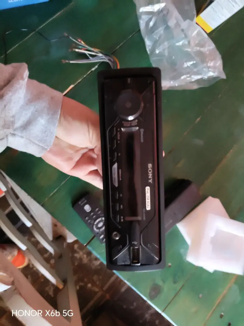 Estéreo Sony para auto con control - 3