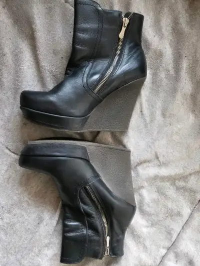 Botines negros de cuero marca Exotica - miniatura 4