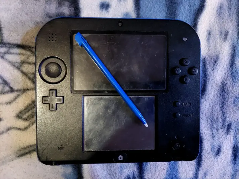Consola Nintendo 2DS Negra - 4