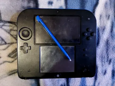 Consola Nintendo 2DS Negra - miniatura 4