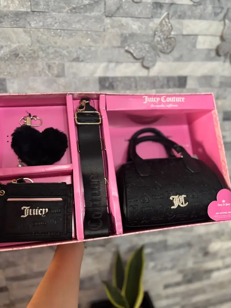 Set de bolso y accesorios Juicy Couture