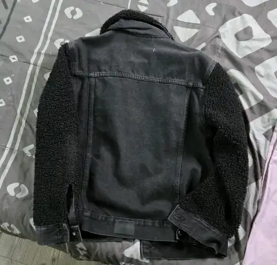 Chaqueta negra con forro - miniatura 1
