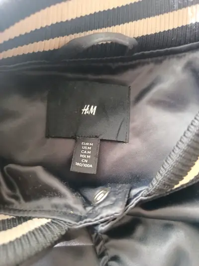 Chaqueta bomber negra y blanca - miniatura 2
