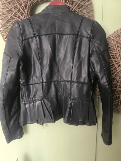 Chaqueta eco cuero negra - miniatura 2