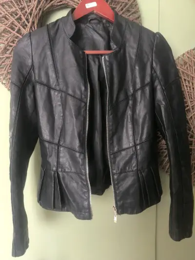 Chaqueta eco cuero negra - miniatura 3