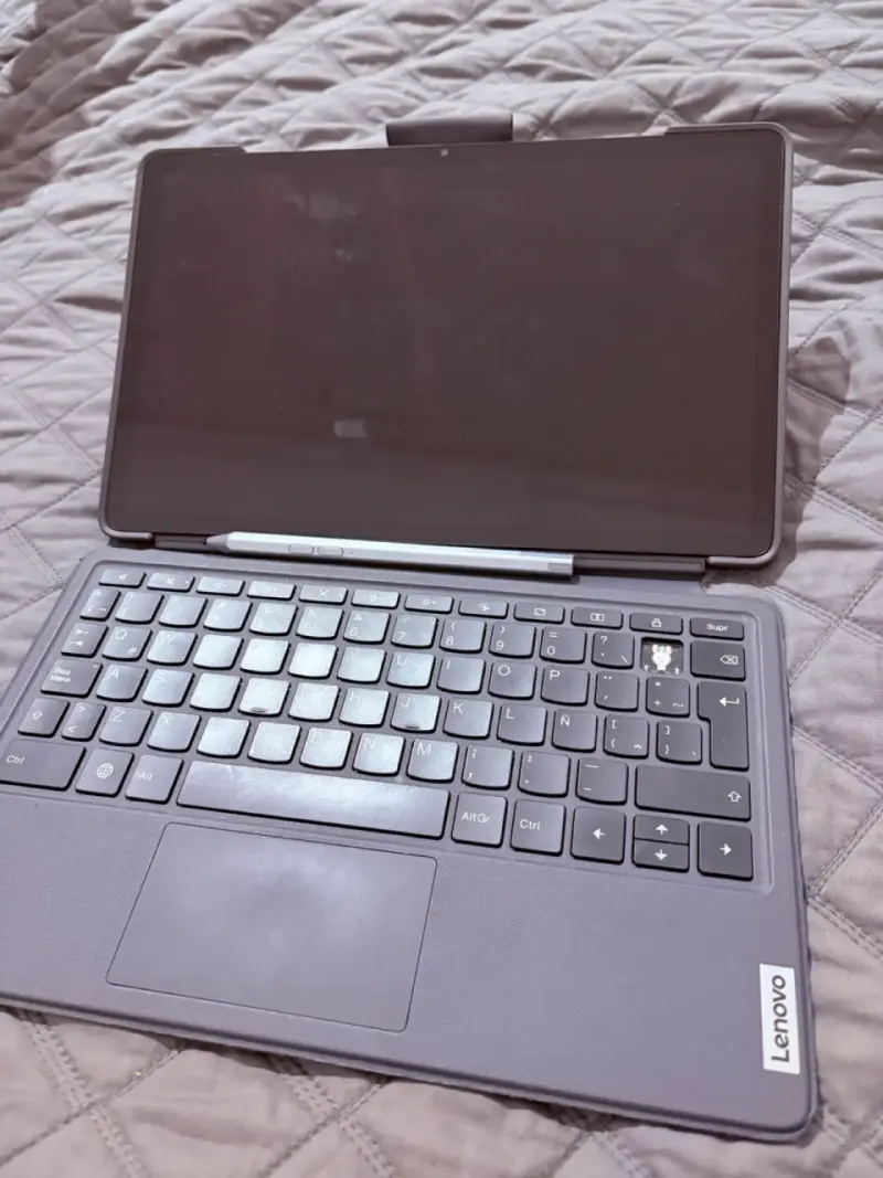 Tablet Lenovo con teclado extraíble P11 2da gen - 2