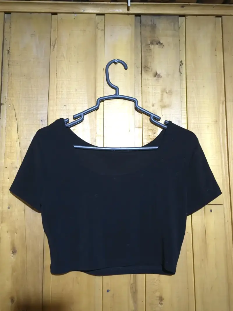 Polera crop negra - 2