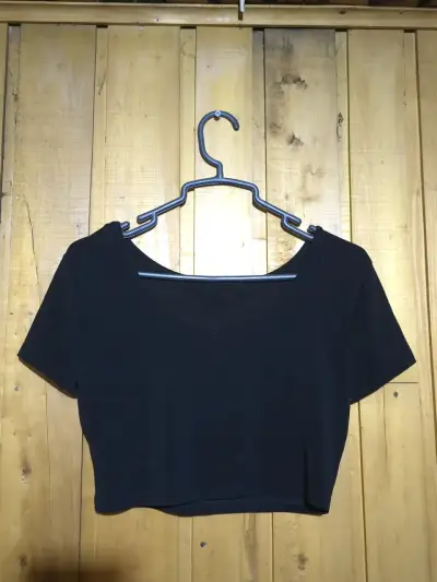 Polera crop negra - miniatura 2