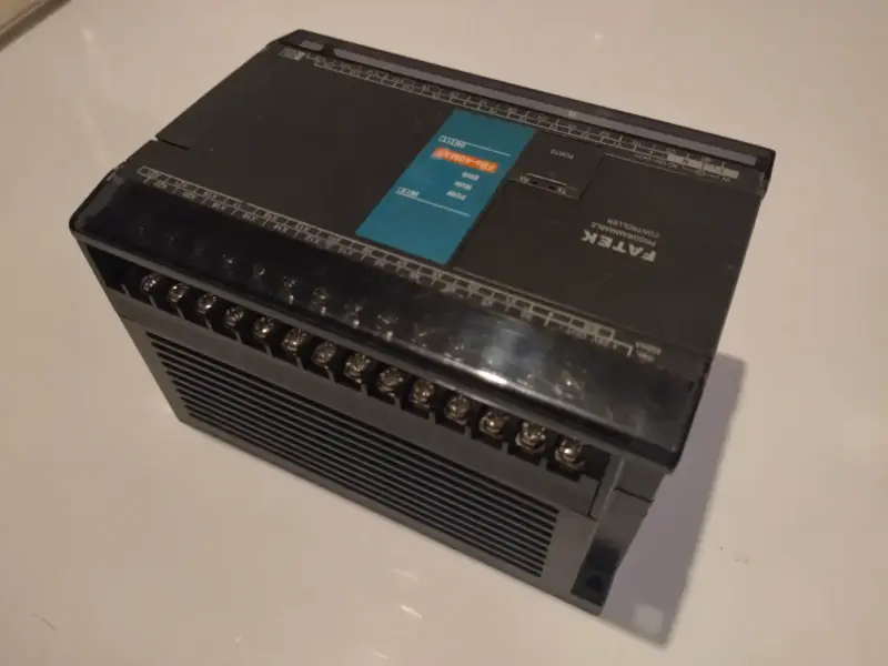 Controlador lógico programable Fatek - 2