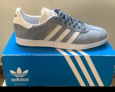 Zapatillas Adidas Gazelle celeste y blanco - miniatura 1