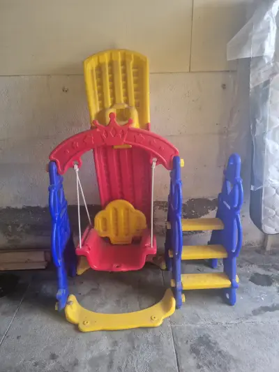 Tobogán y columpio para niños - miniatura 2