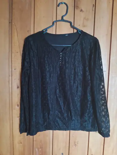 Blusa encaje negra - miniatura 1
