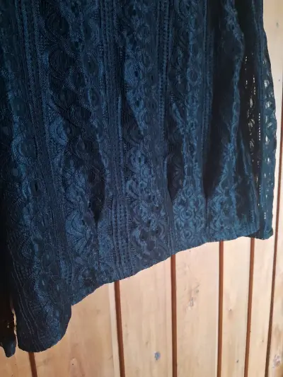 Blusa encaje negra - miniatura 3