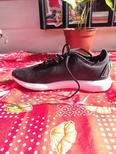 Zapatillas negras Puma - miniatura 2