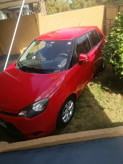 MG 3 2013 rojo en venta - miniatura 3