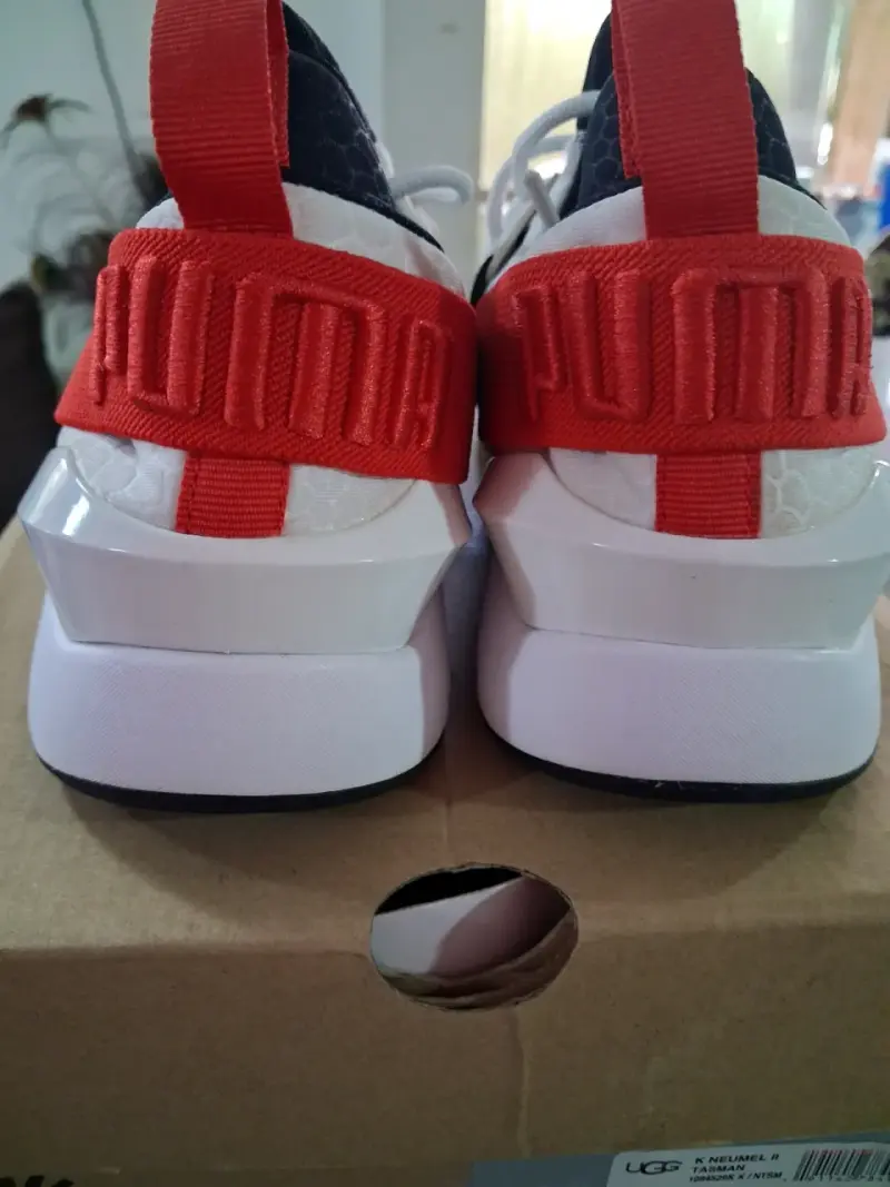 Zapatillas blancas Nike modernas - 5