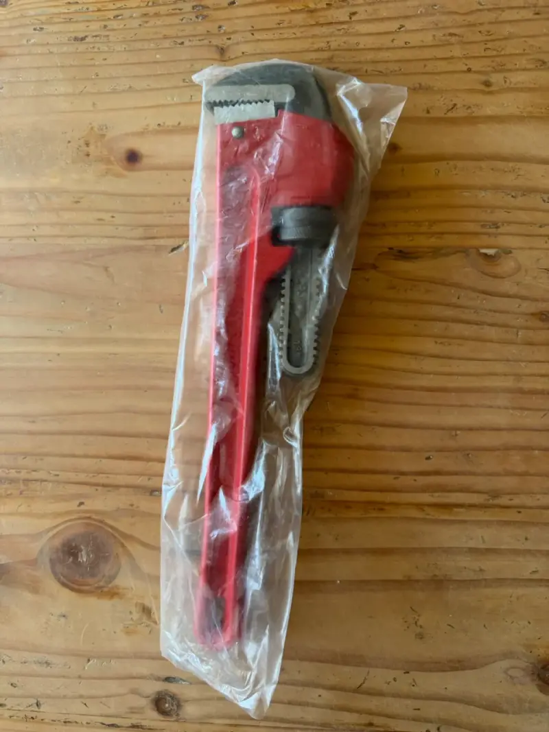 Llave Stillson roja 18