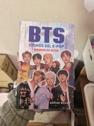 Libro 'BTS: Iconos del K-POP' - miniatura 1