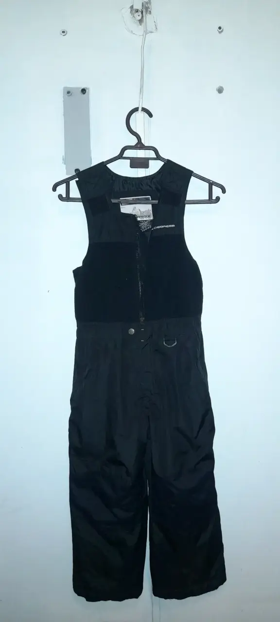 Overol negro para invierno - 1