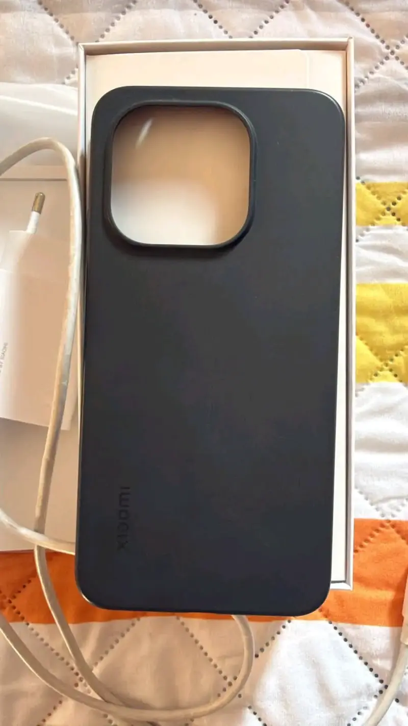 Xiaomi 15t con todos sus accesorios - 3