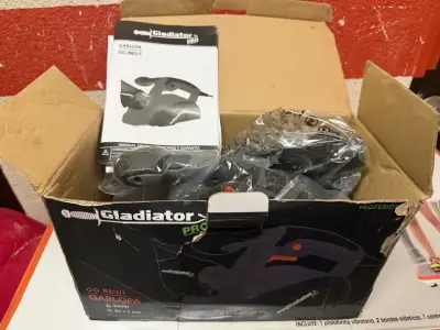 Garlopa Gladiator Pro 800W nueva - miniatura 2