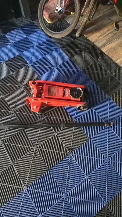 Gato hidráulico 3 ton - miniatura 1