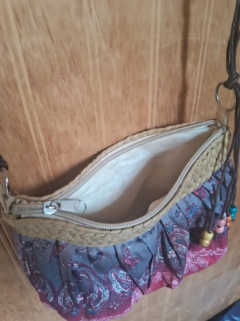 Cartera boho morada con abalorios - 3