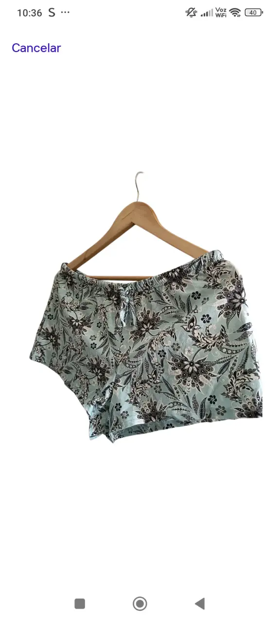 Pijama con polera  gris y short con  estampado - 6