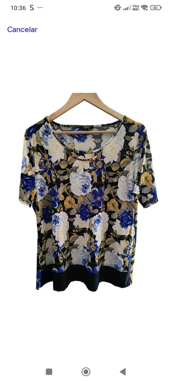 Polera floreada multicolor - 1