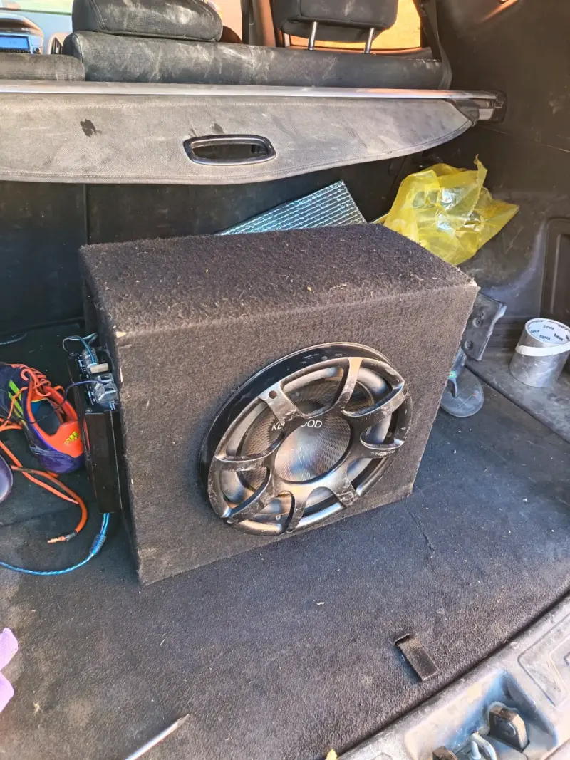 Subwoofer Kenwood usado - 3