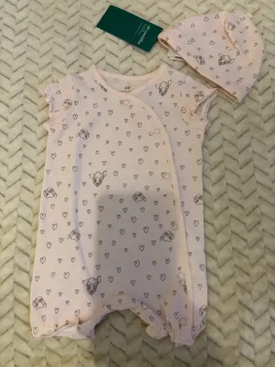 Set de body y gorro para bebé - miniatura 2