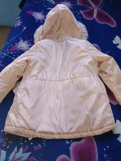 Parka rosada con capucha - miniatura 1