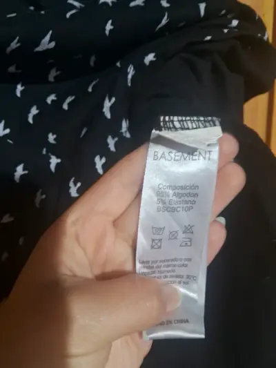 Polera negra Basement - miniatura 3