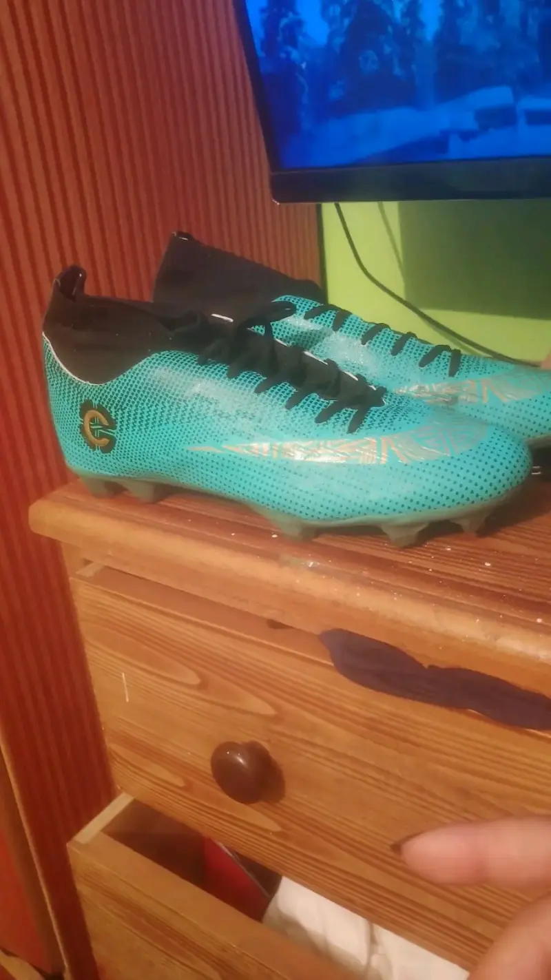 Zapatos de fútbol turquesas - 2