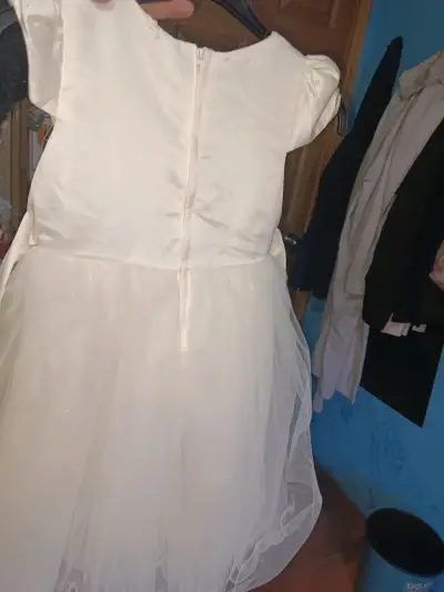 Vestido blanco de fiesta con encaje - miniatura 2