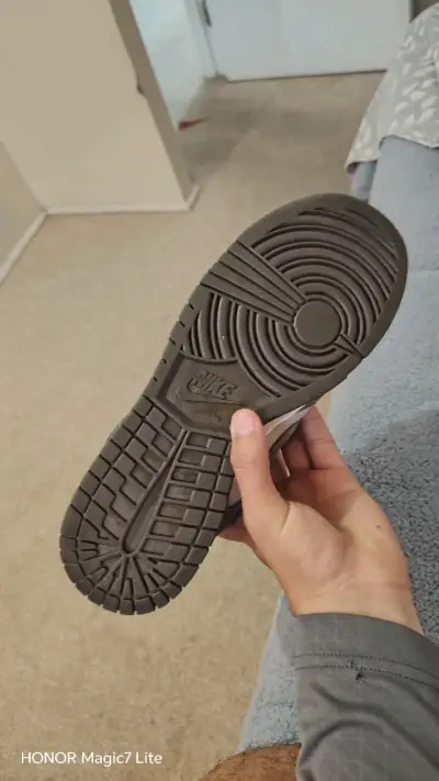 Zapatillas deportivas grises usadas - miniatura 1