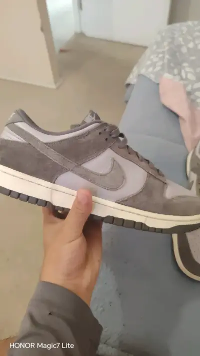 Zapatillas deportivas grises usadas - miniatura 2