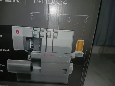 Máquina de coser Singer Overlock - miniatura 4