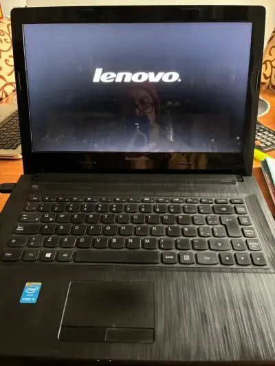 Laptop Lenovo Core i5 - miniatura 1