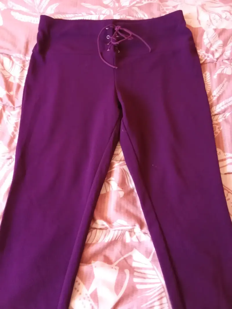 Leggings morados con cordón