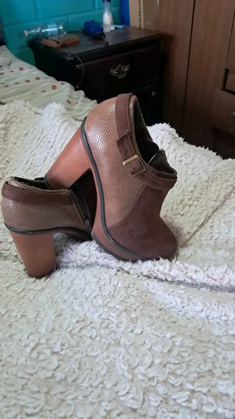 Zapatos de taco alto marrones